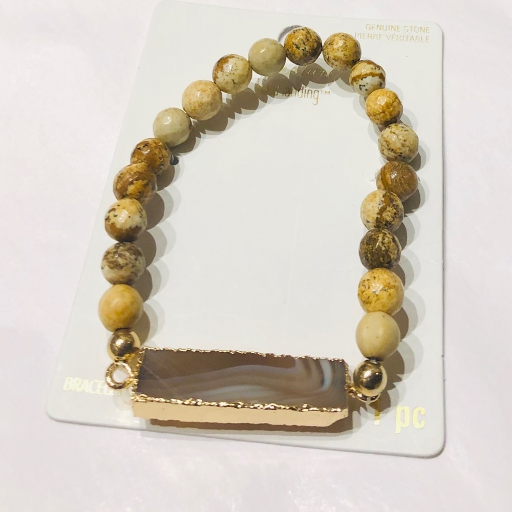 NWT Semi-precious Stone beaded bracelet.